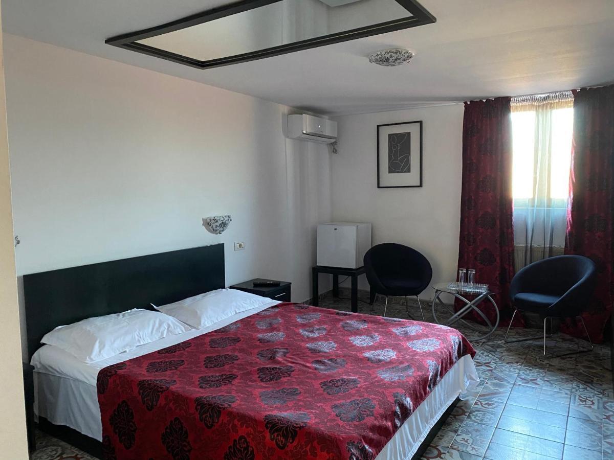 Motel Valentina Ion Roată Exterior foto